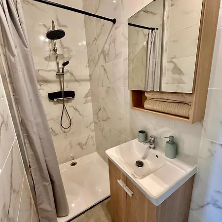 Confort Moderne, Proche Gare 2-4 Personnes